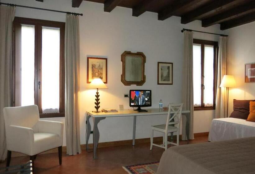 غرفة قياسية ثلاثية, Villa Schiavi