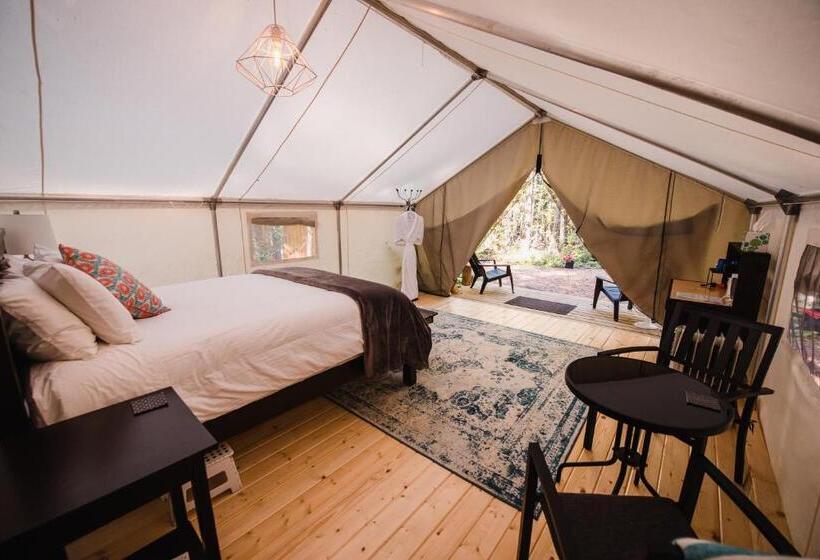Deluxe Tent, Cedar Haven Cabins And Resort