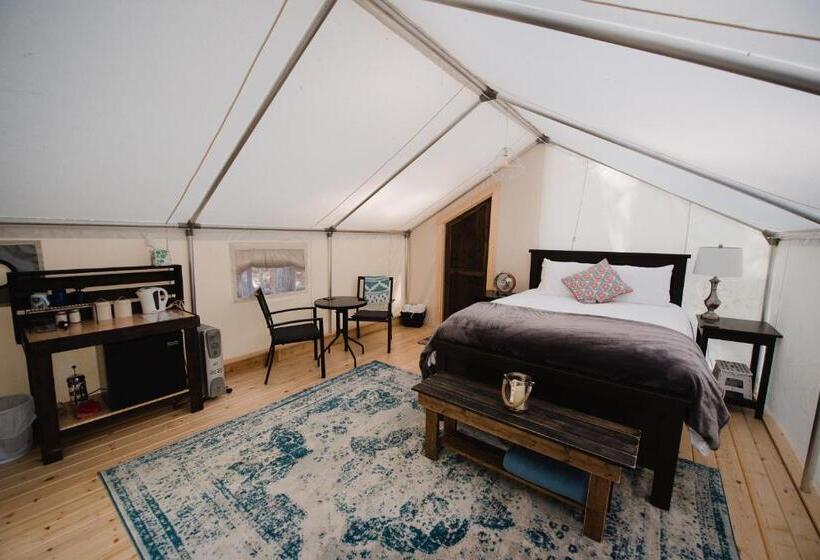 Deluxe Tent, Cedar Haven Cabins And Resort
