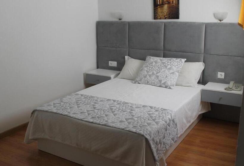 标准间, Alojamento Local Santa Cruz