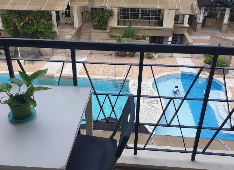 プールビュースタンダードルーム, 5 Twenty @ Ampang Hilir