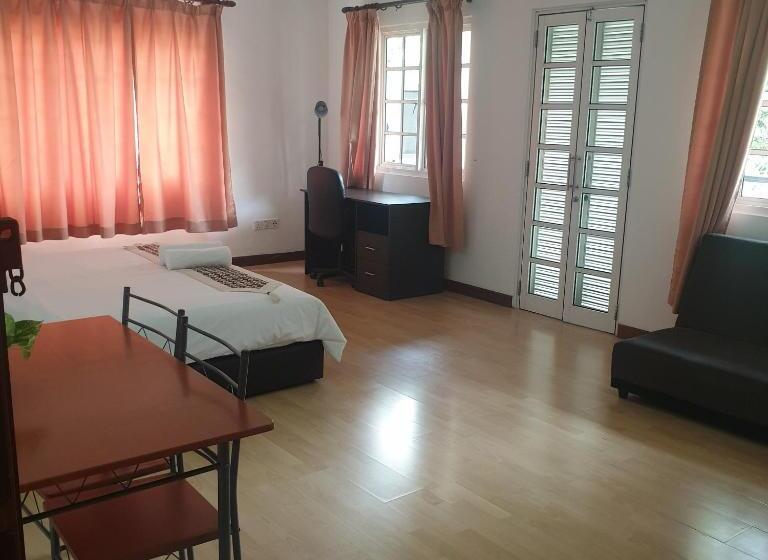 Quarto Deluxe, 5 Twenty @ Ampang Hilir