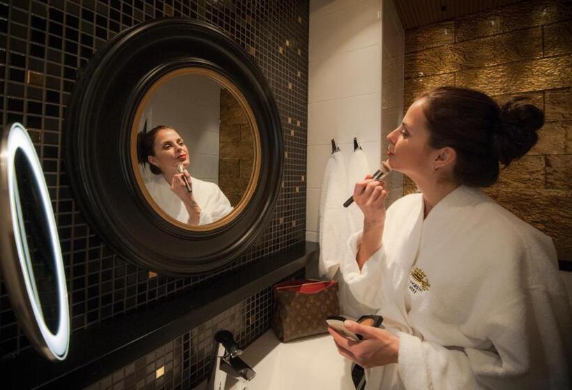 스위트, Aateli Hillside