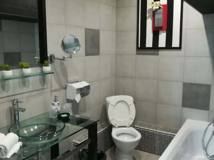 Люкс, Itsara Suites & Spa