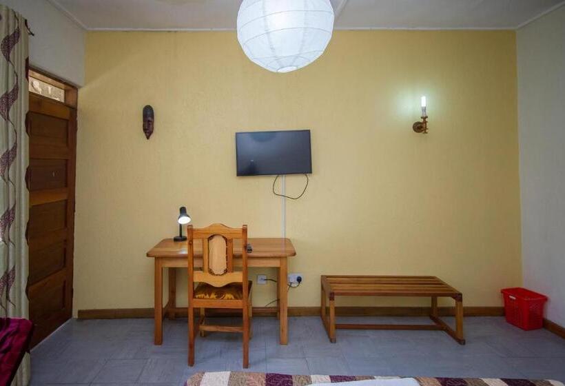 اتاق استاندارد یک نفره, Kisoro Tourist