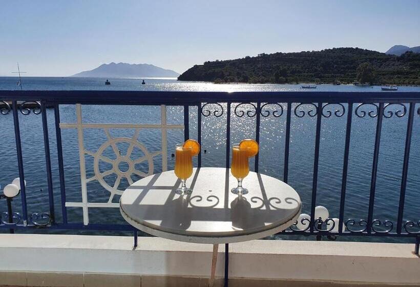 Triple Room Sea View, Mike