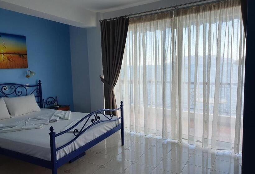 Triple Room Sea View, Mike