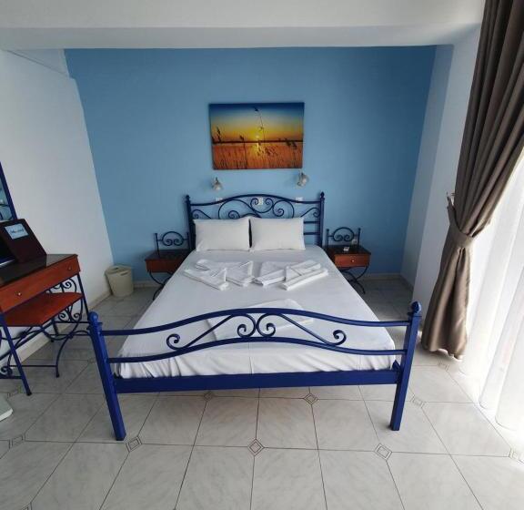 Triple Room Sea View, Mike