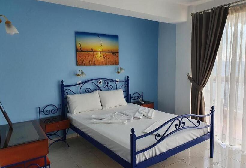 Triple Room Sea View, Mike