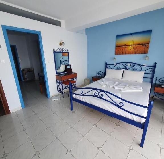 Triple Room Sea View, Mike