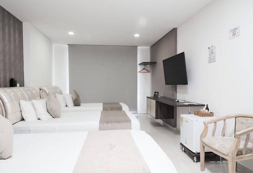 غرفة قياسية ثلاثية, Solev