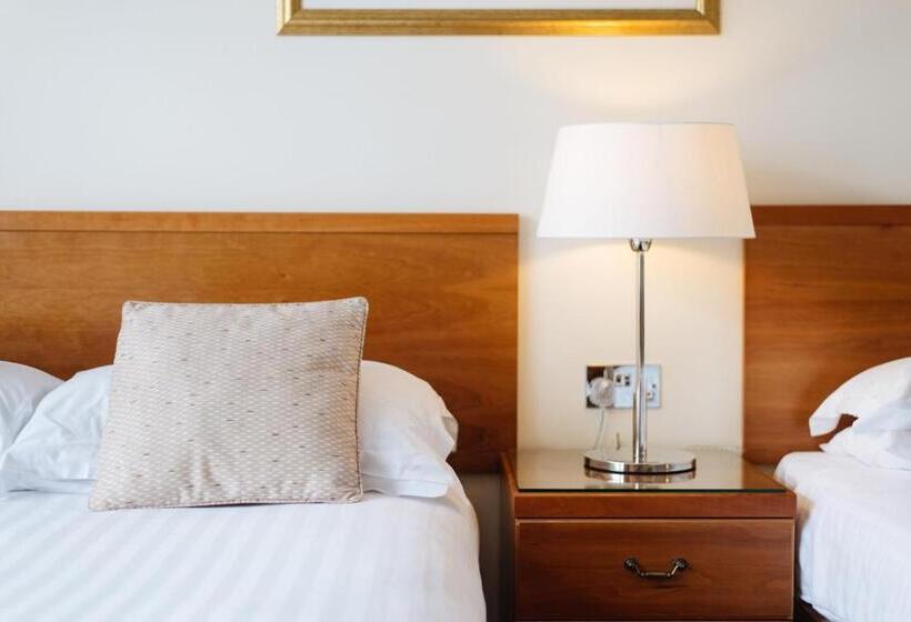 اتاق کلاسیک چهارنفره, The Queens