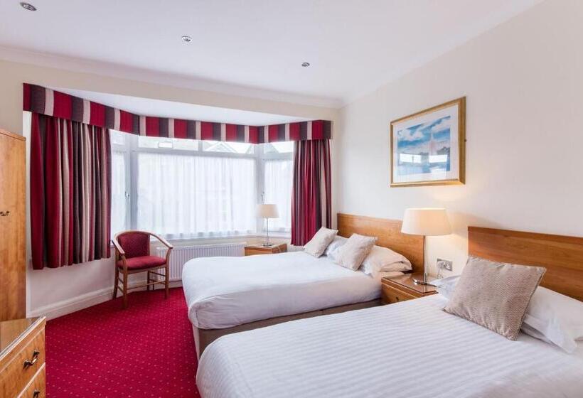 اتاق کلاسیک چهارنفره, The Queens