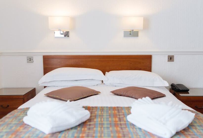 اتاق استاندارد, The Queens