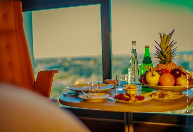 Полулюкс, The View Rabat