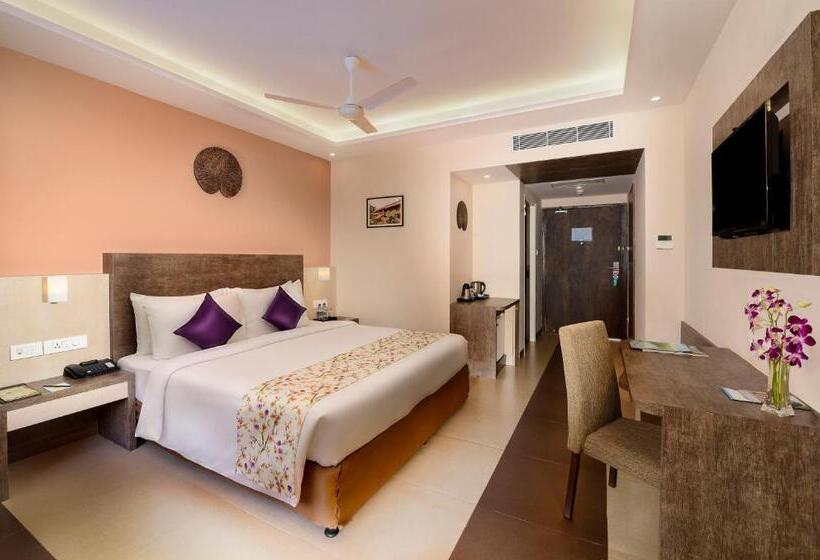 Classic room with balcony, Sterling Goa Varca