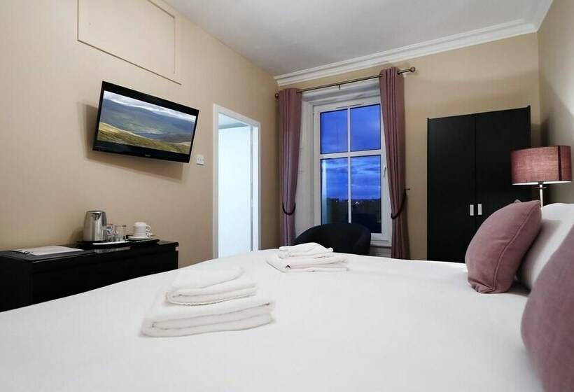 스탠다드 룸, The Station