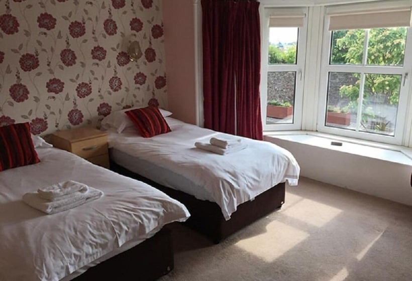 스탠다드 룸, The Station