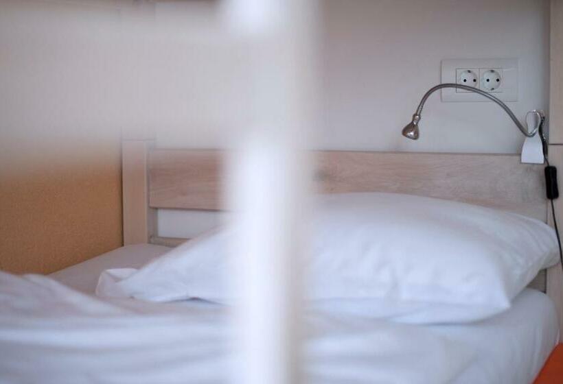Номер Стандарт, Windward Hostel Zadar