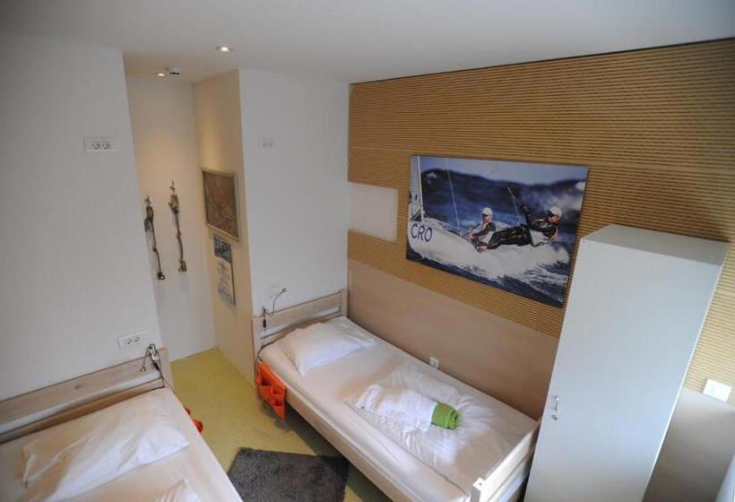 Номер Стандарт, Windward Hostel Zadar