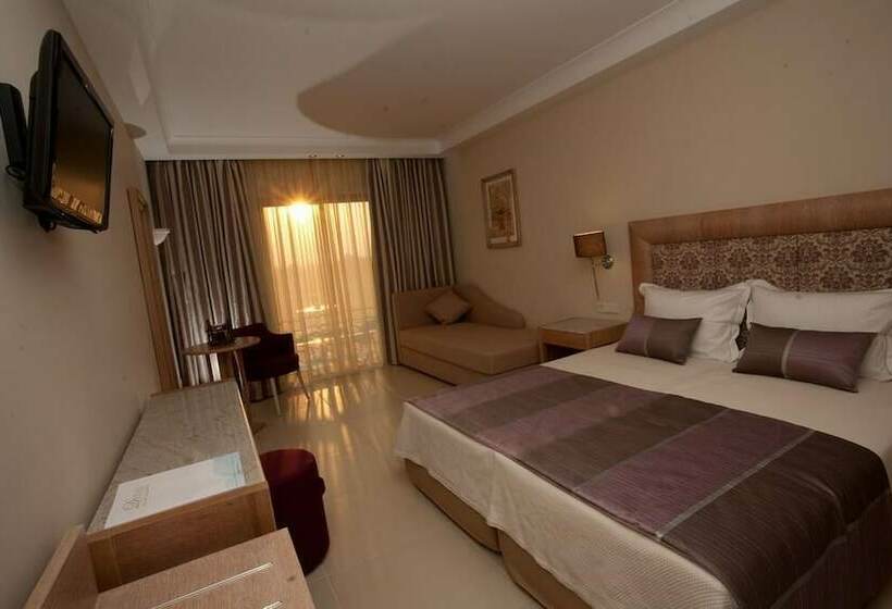 스탠다드 트리플 룸, Danai Hotel & Spa