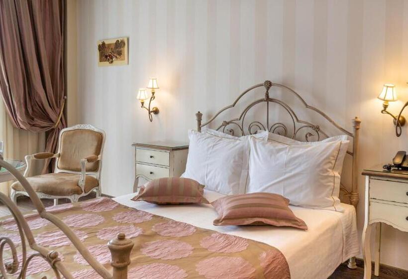 جناح جونيور مطلّ علي حمام السباحة, Danai Hotel & Spa