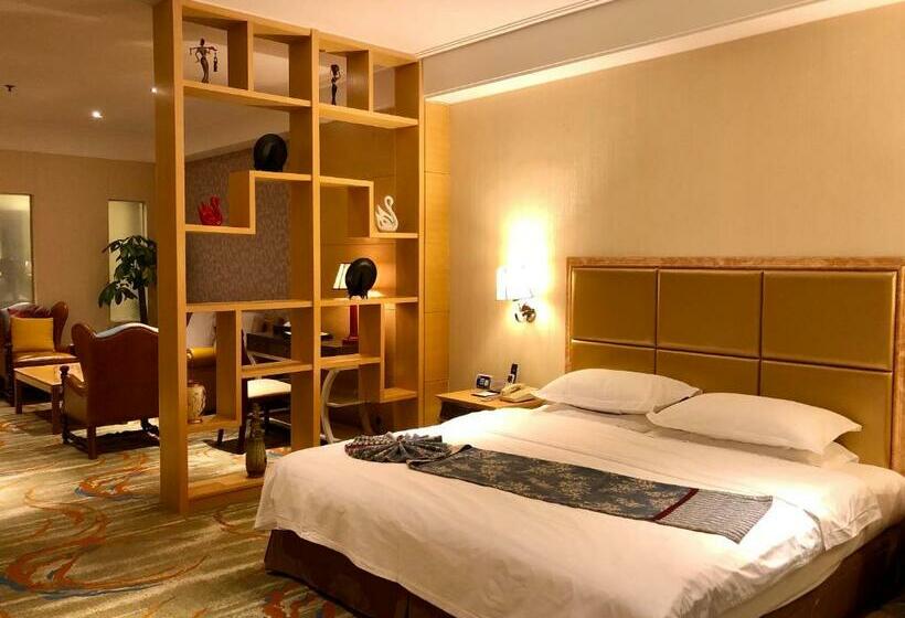 Quarto Classe Business, F·world Convention Center