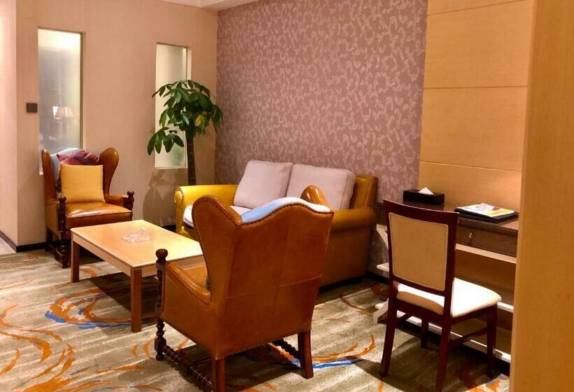 Quarto Classe Business, F·world Convention Center