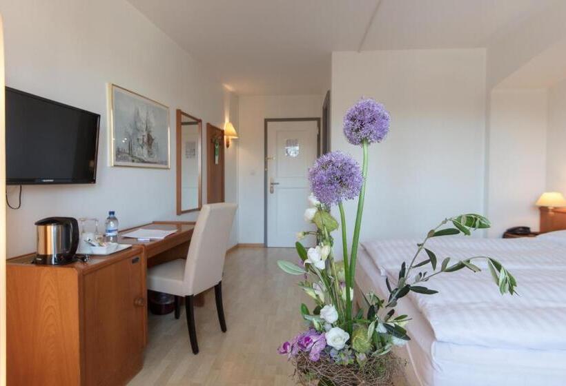 Номер Economy, De La Rose