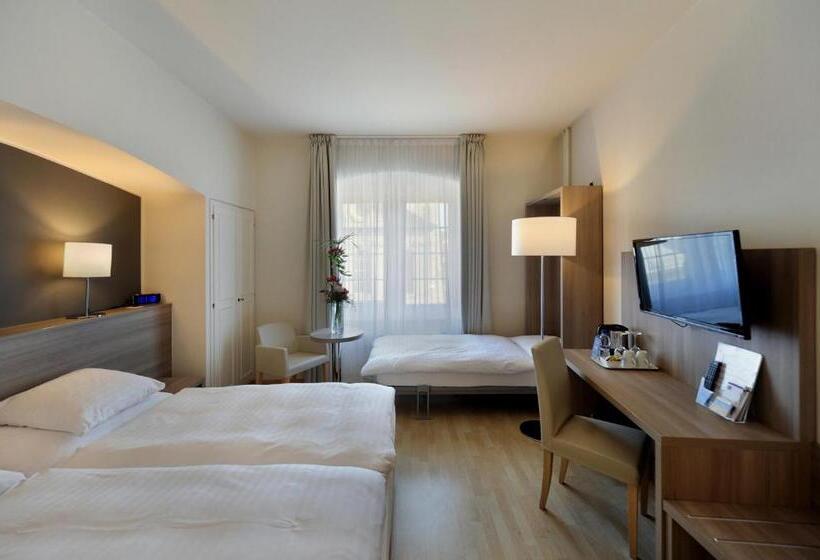 Номер Стандарт Трехместный, De La Rose