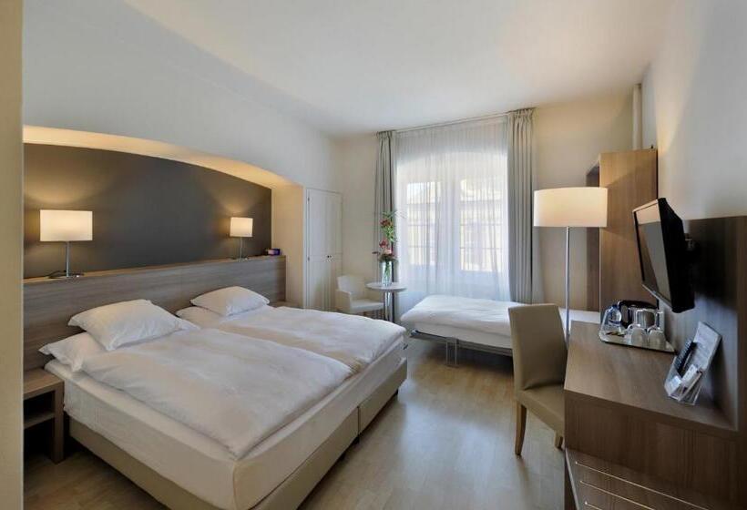 Номер Стандарт Трехместный, De La Rose