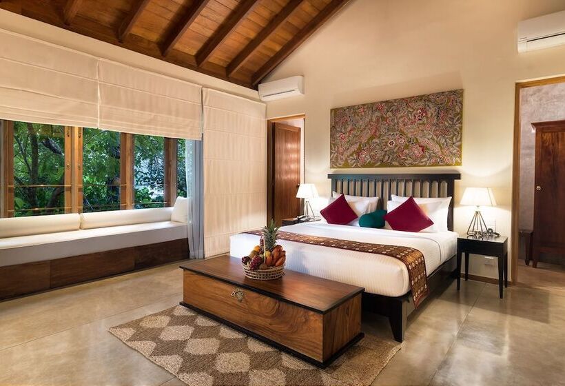 Juniorsvit, Kings Pavilion Luxury