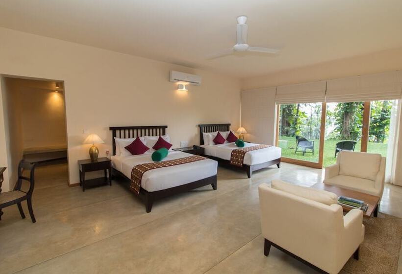 Juniorsvit, Kings Pavilion Luxury