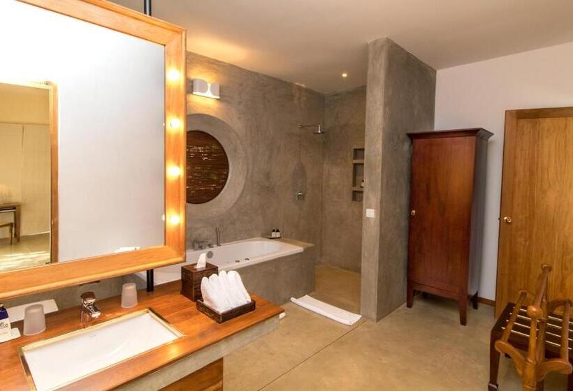 Juniorsvit, Kings Pavilion Luxury