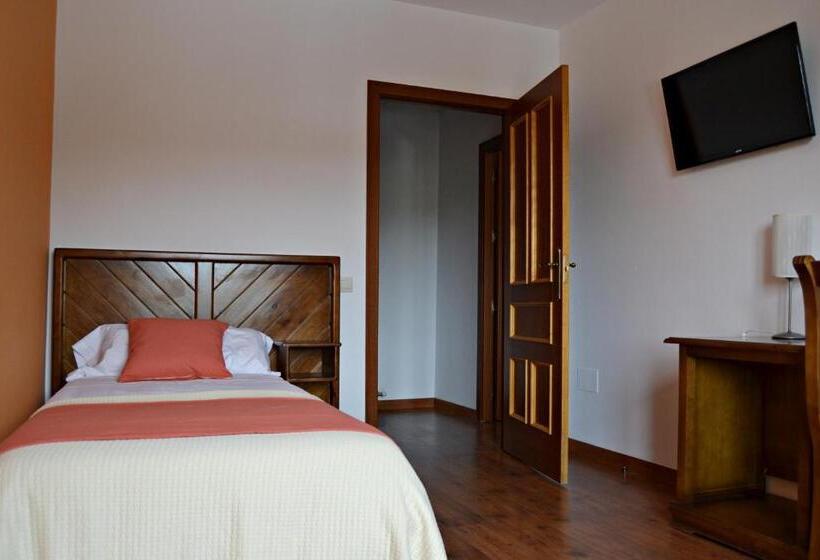 חדר משפחתי, Rural El Moral