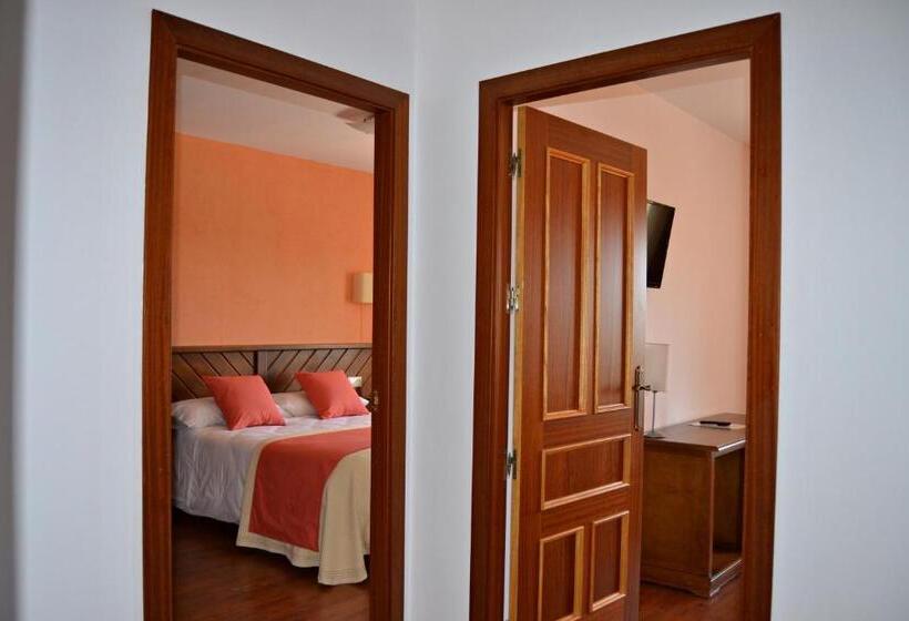 חדר משפחתי, Rural El Moral