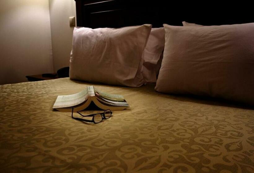 חדר סטנדרט, Siris