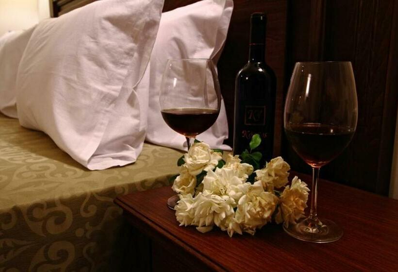 חדר סטנדרט, Siris