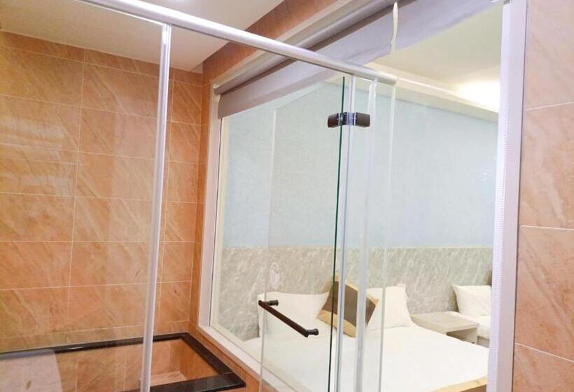 اتاق استاندارد چهار تخته, 花蓮星晟棧飯店starry Inn近太平洋新城車站