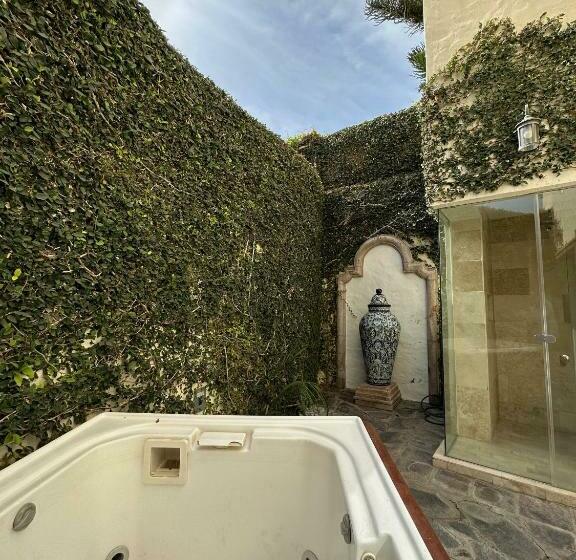 חדר דלוקס עם מיטת קינג, Lindo Ajijic Bed & Breakfast