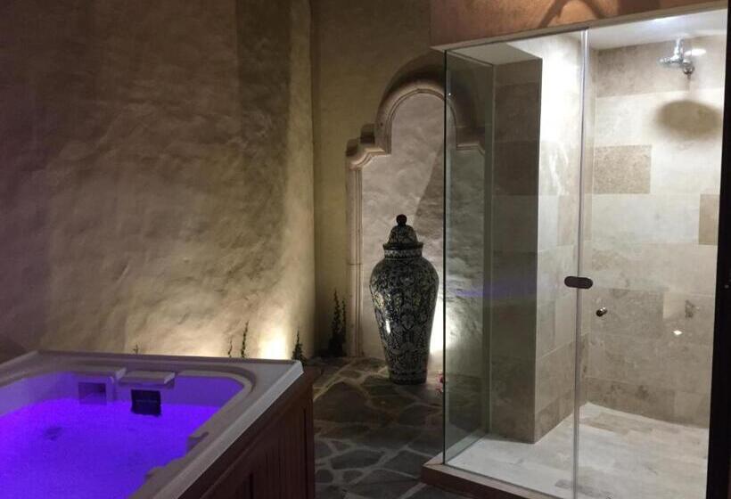 キングサイズベッドのデラックススイート, Lindo Ajijic Bed & Breakfast