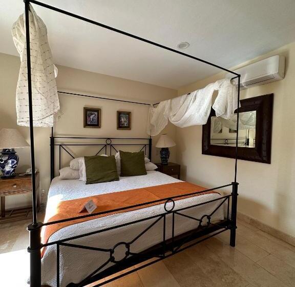 スイート, Lindo Ajijic Bed & Breakfast