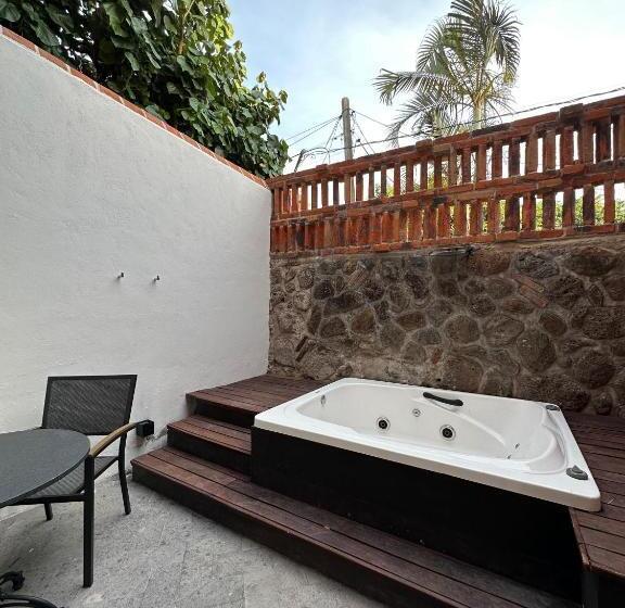 デラックスジュニアスイート, Lindo Ajijic Bed & Breakfast
