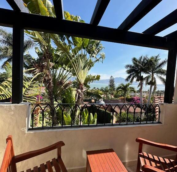 Suite with lake view, Lindo Ajijic Bed & Breakfast