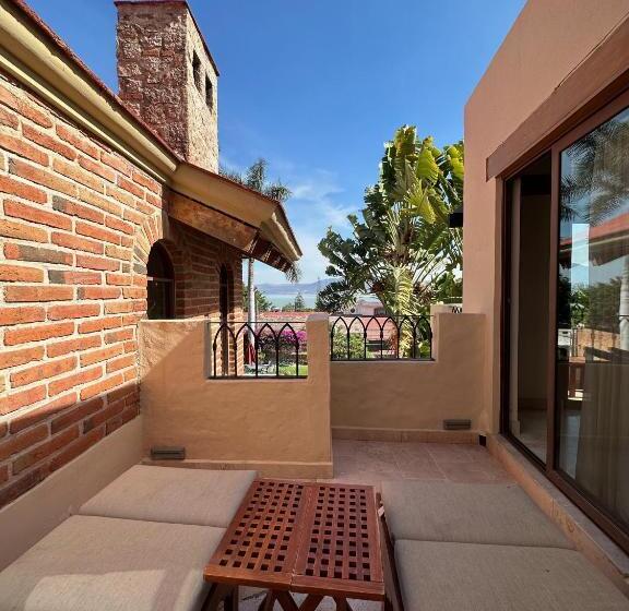 Suite with lake view, Lindo Ajijic Bed & Breakfast