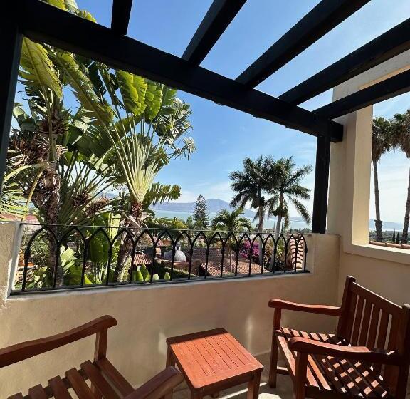 Suite with lake view, Lindo Ajijic Bed & Breakfast