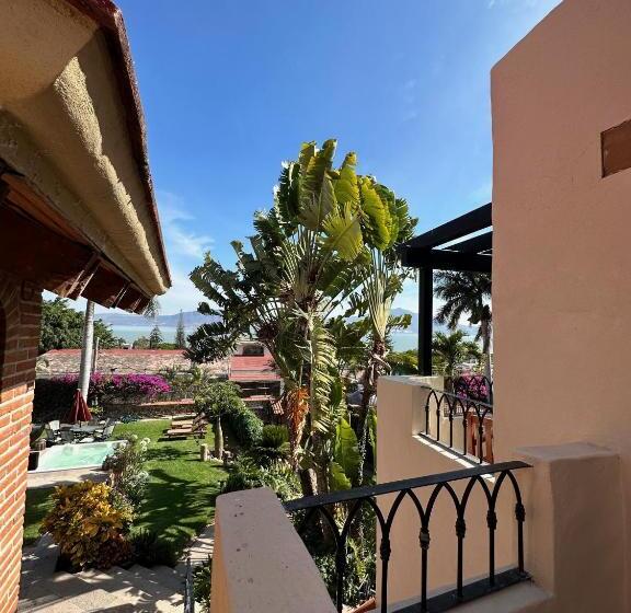 Suite with lake view, Lindo Ajijic Bed & Breakfast