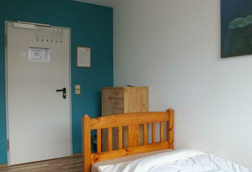 Номер Стандарт Индивидуальный, Max Hostel