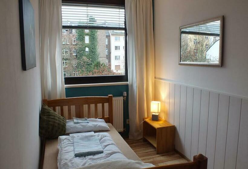 غرفة قياسية فردية, Max Hostel