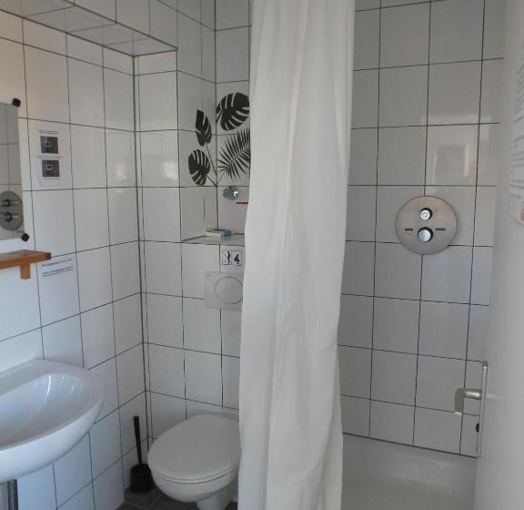 سرير فى غرفة مشتركه, Max Hostel